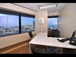 401 Wilshire Boulevard Santa Monica CA SM3 individual office-6