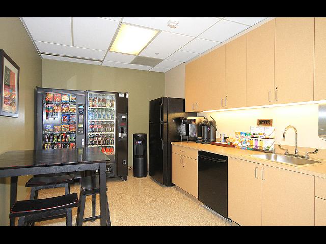 10900 NE 8th Street Bellevue WA BV2 Kitchen-4 small