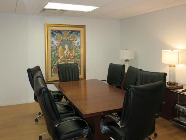 220 East 42nd Street New York NY Small conference room