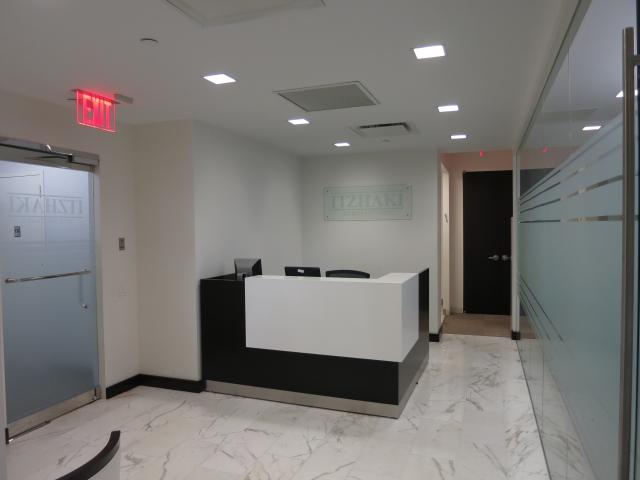 1350 Avenue of the Americas New York NY Reception / Glass Conference Room