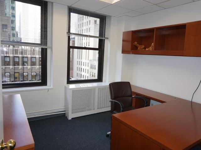 425 Madison Avemue New York NY 2 Window Office