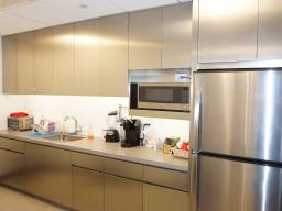 420 Lexington Avenue New York NY Fully equipped kitchen