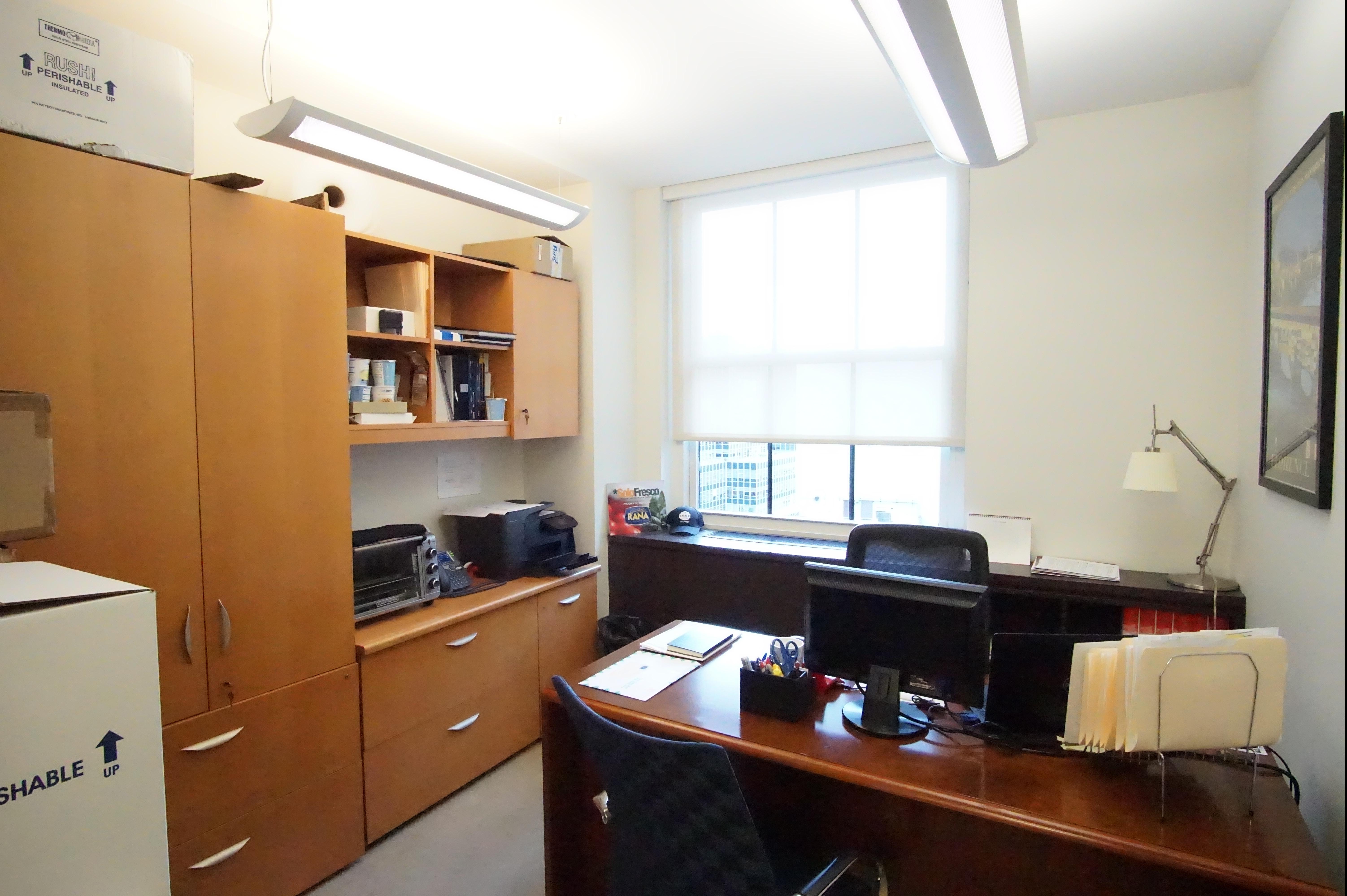 570 Lexington Ave New York NY Furnished Associate's Office