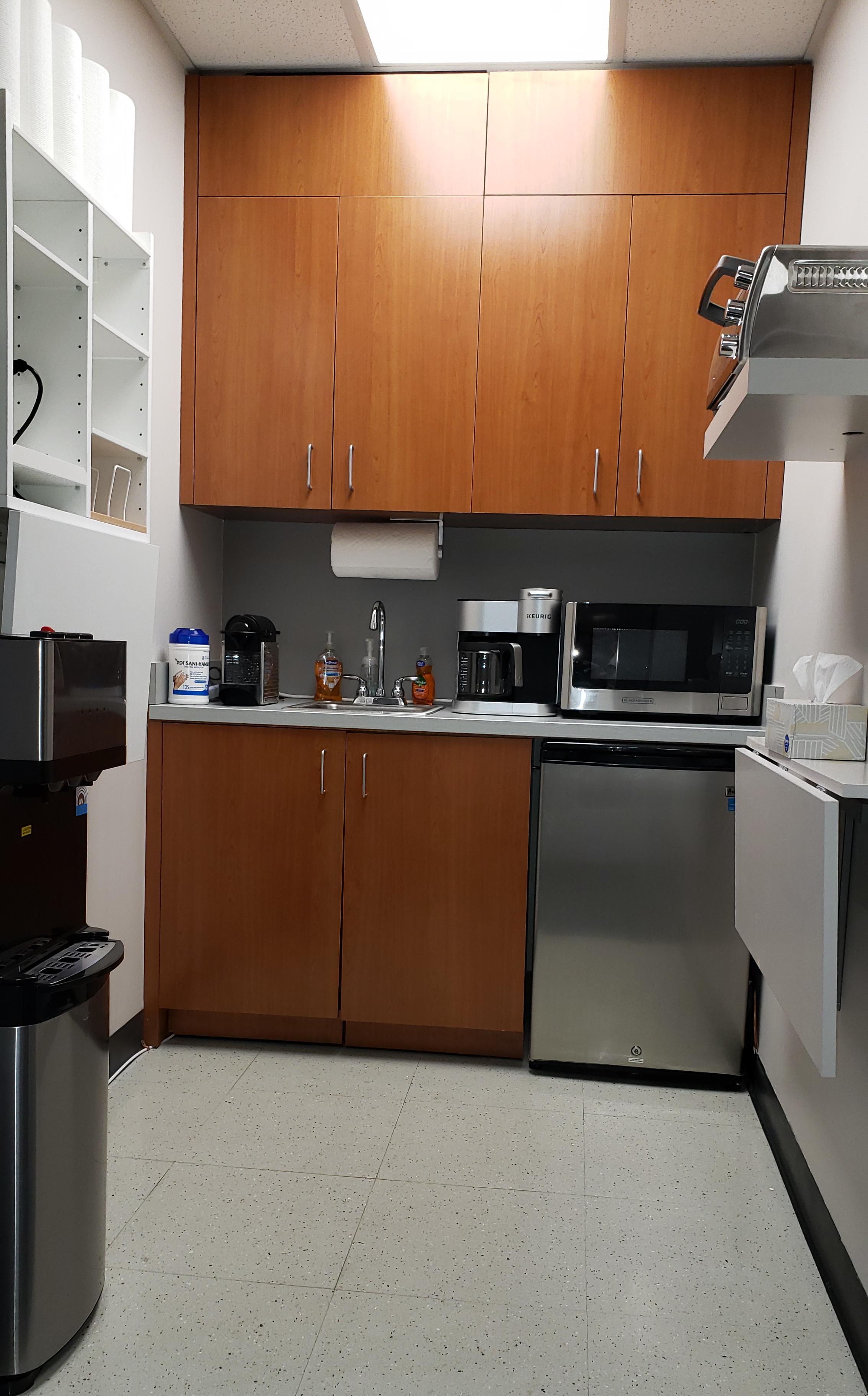 81 Court Street Brooklyn NY Fully equipped kitchen