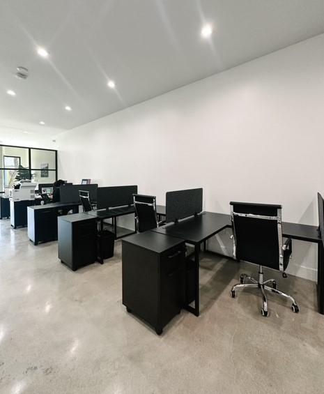 2856 S. Robertson Blvd Los Angeles CA 4 available workstations