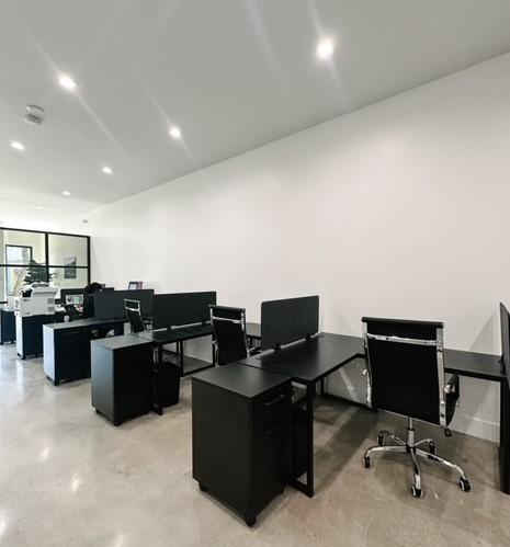 2856 S. Robertson Blvd. Los Angeles CA 4 available workstations