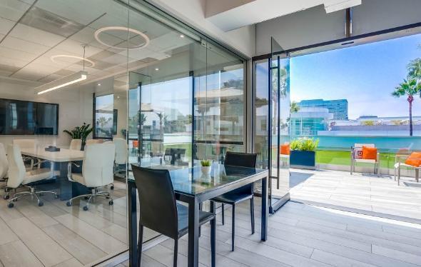 9440 S. Santa Monica Blvd Beverly Hills CA Fabulous light & view