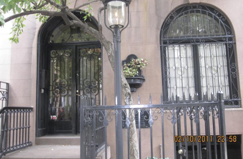 111 East 35th St Facade