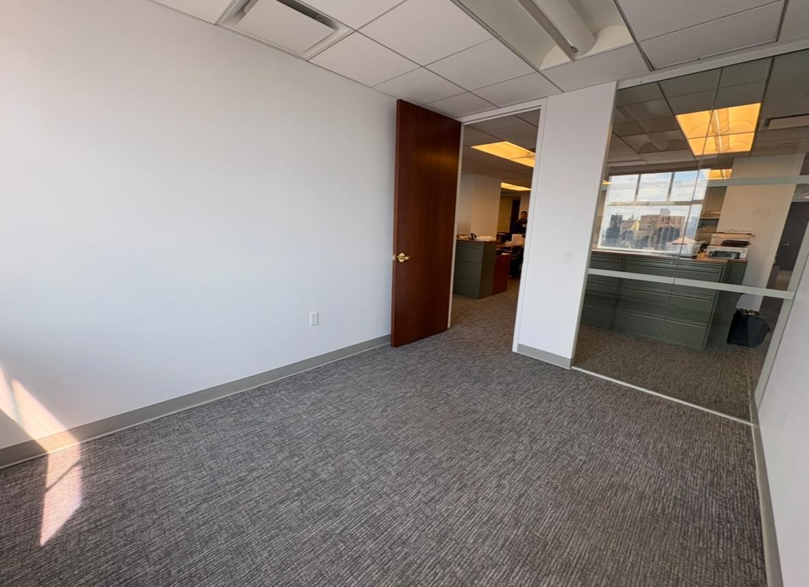 Grand Central Law Office Tower Suite Has Offices to Rent 